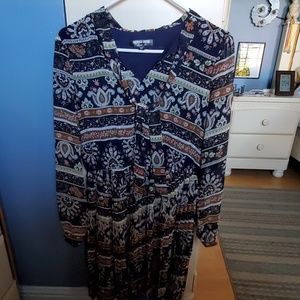 Patterned pleated long sleeve dress